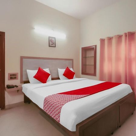 Kaveri Hotel Bed & Breakfast Mysore Exterior photo