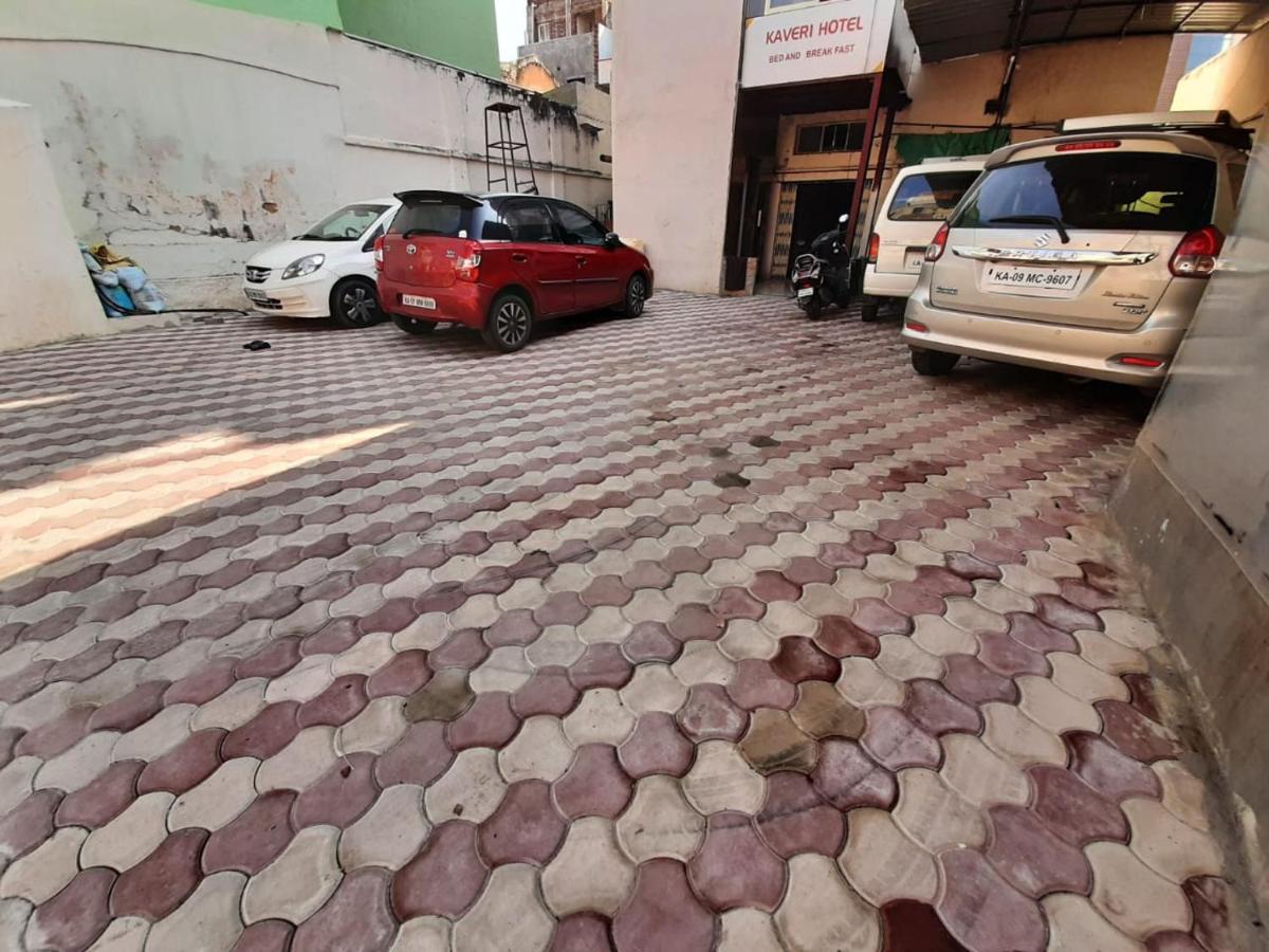 Kaveri Hotel Bed & Breakfast Mysore Exterior photo