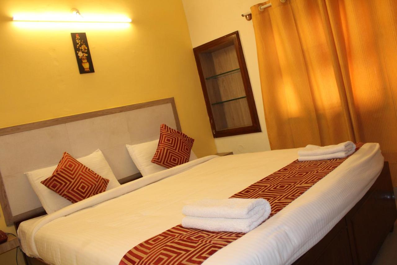 Kaveri Hotel Bed & Breakfast Mysore Exterior photo