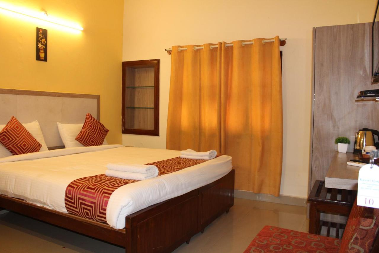 Kaveri Hotel Bed & Breakfast Mysore Exterior photo