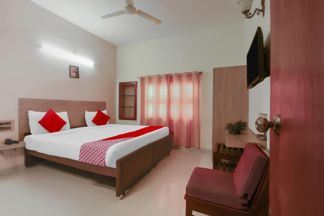 Kaveri Hotel Bed & Breakfast Mysore Exterior photo
