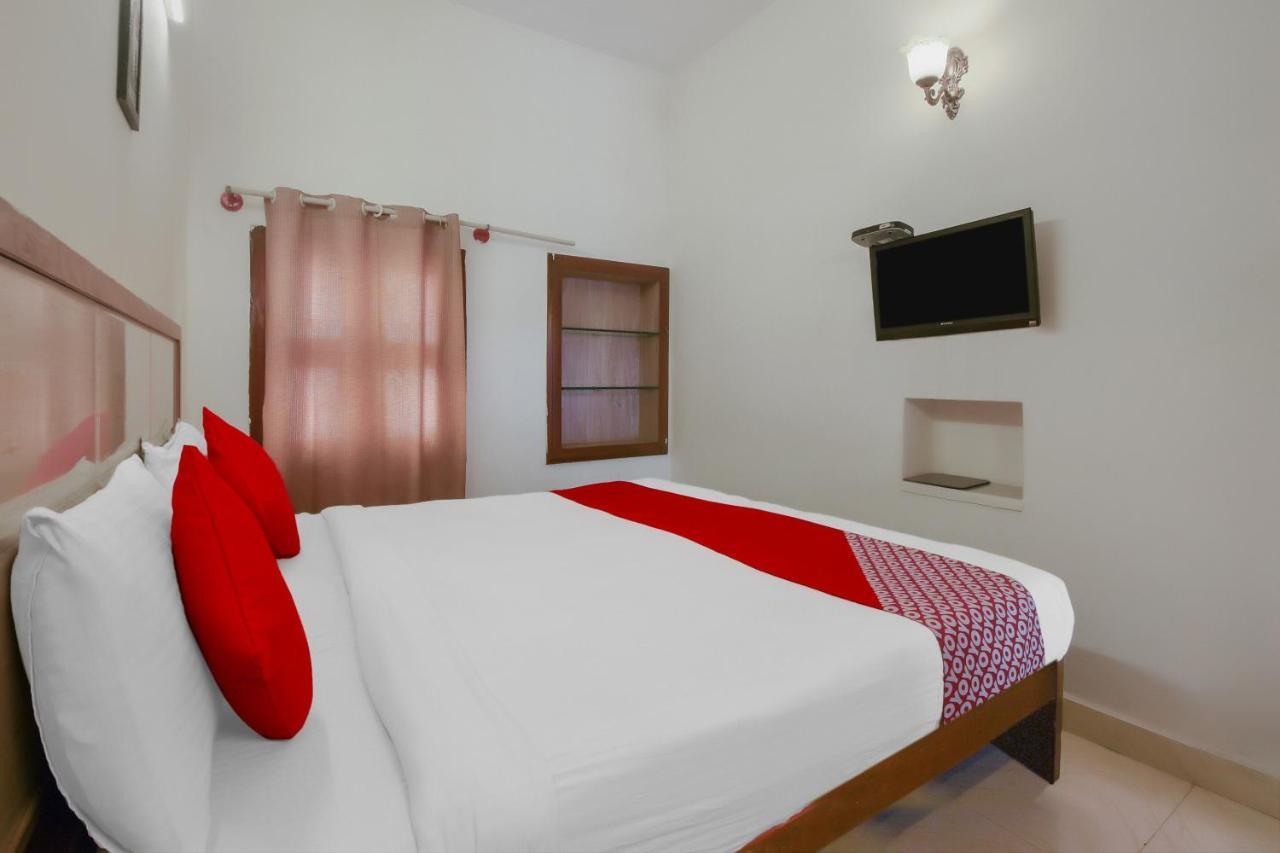Kaveri Hotel Bed & Breakfast Mysore Exterior photo