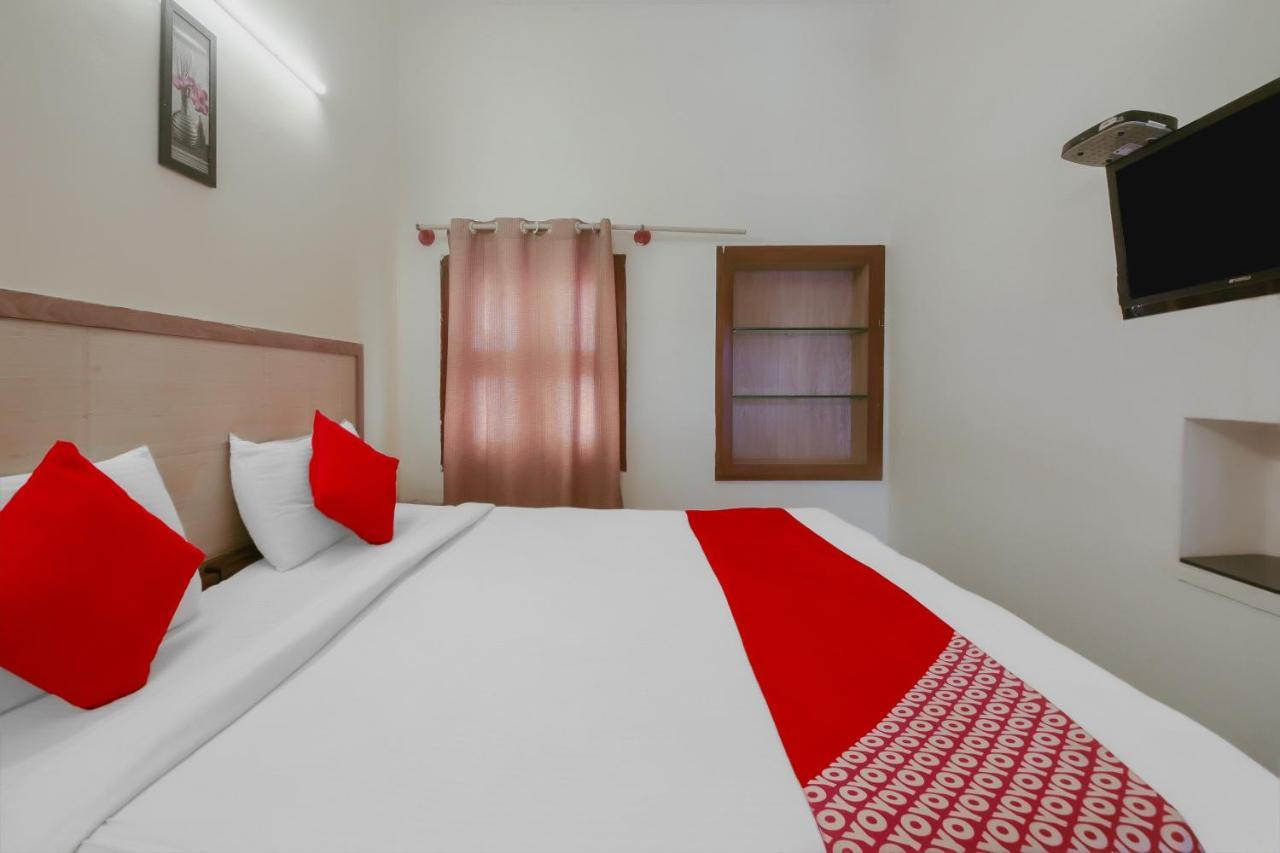 Kaveri Hotel Bed & Breakfast Mysore Exterior photo
