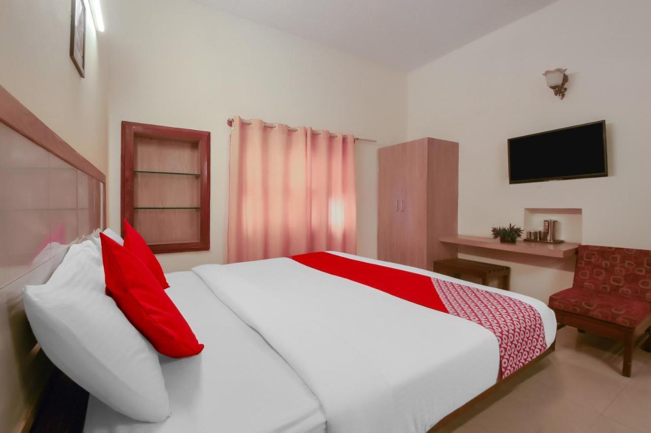 Kaveri Hotel Bed & Breakfast Mysore Exterior photo