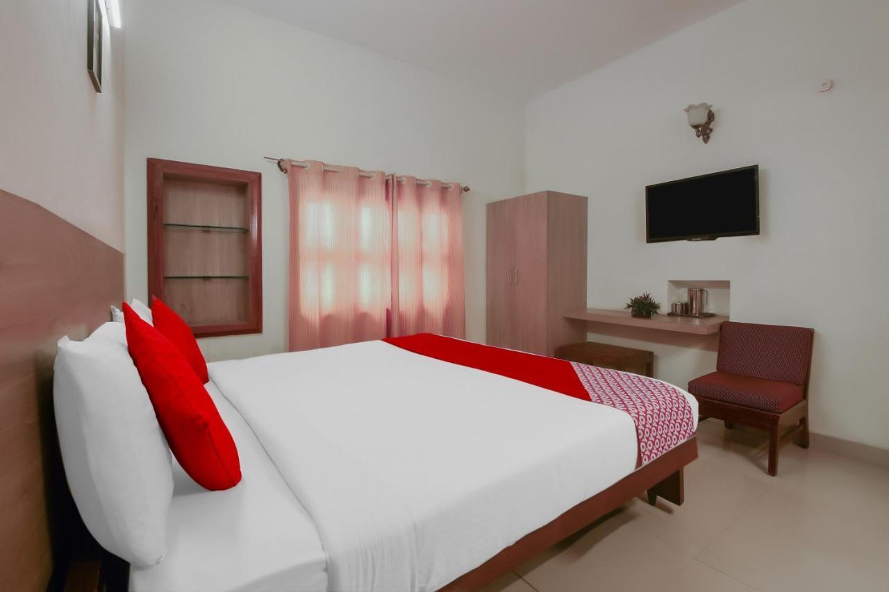 Kaveri Hotel Bed & Breakfast Mysore Exterior photo