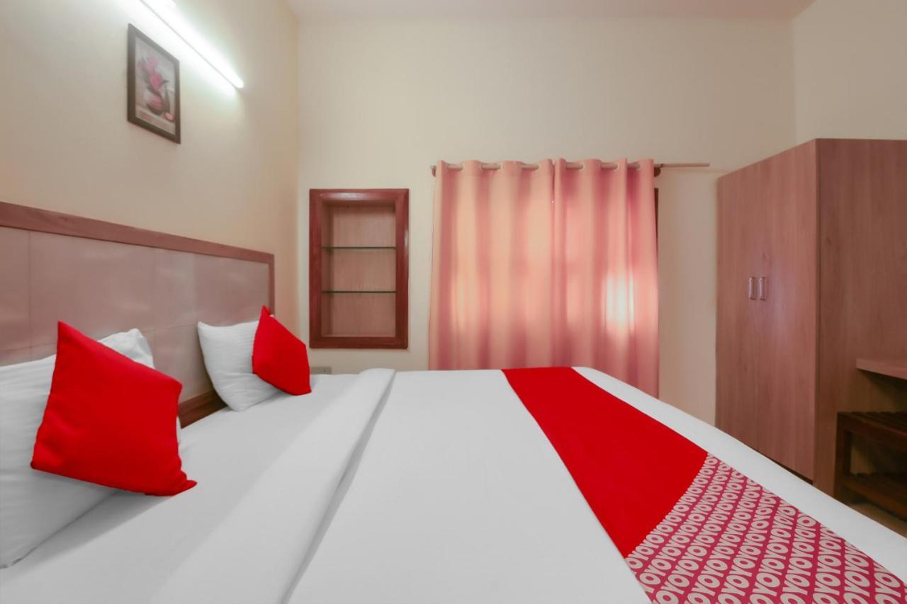 Kaveri Hotel Bed & Breakfast Mysore Exterior photo