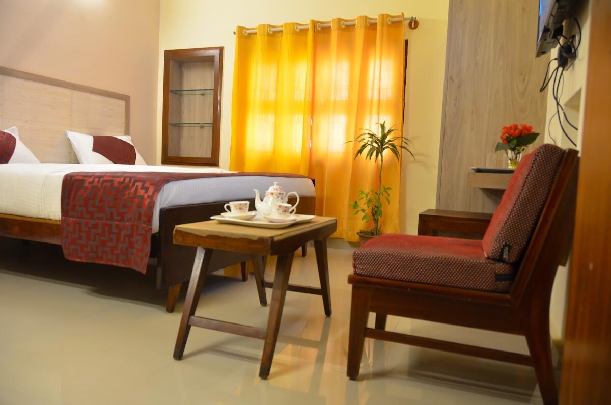 Kaveri Hotel Bed & Breakfast Mysore Exterior photo